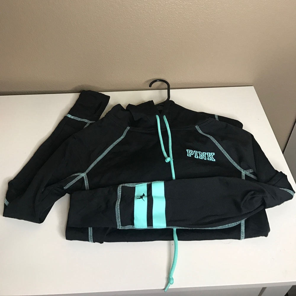 NWOT VS PINK ultimate hoodie